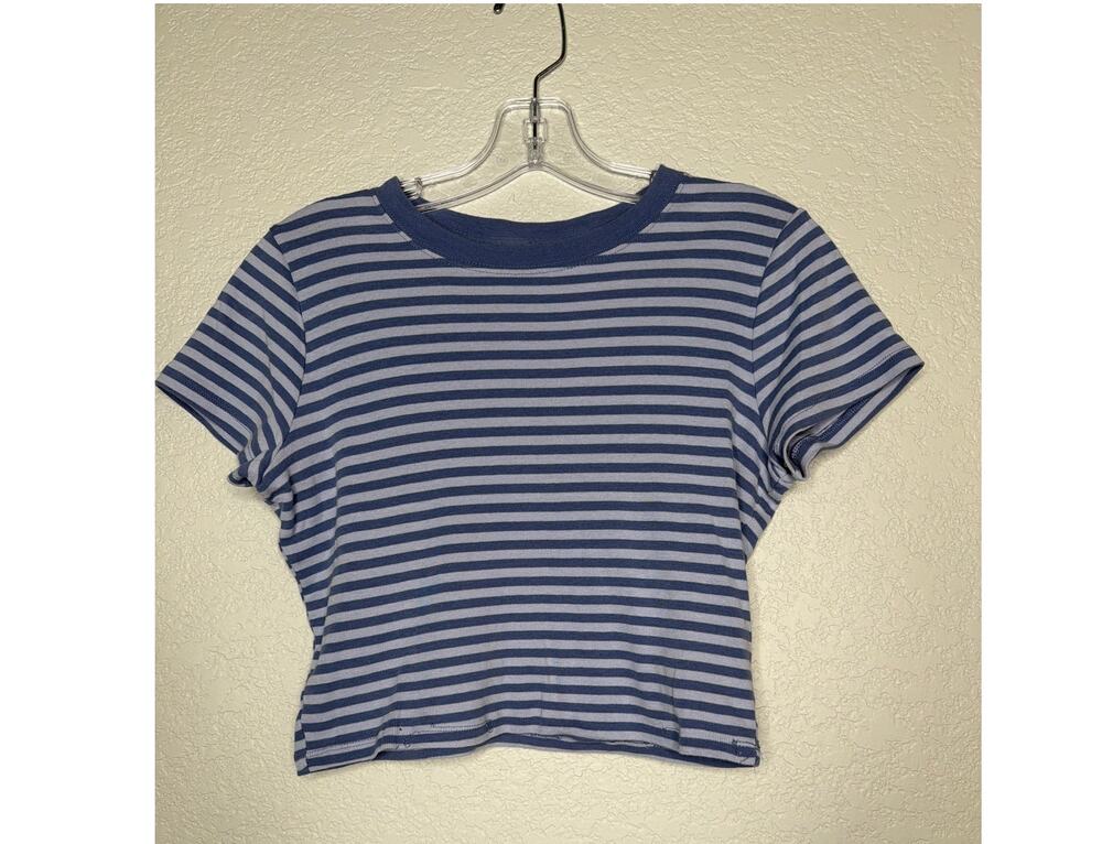 Hollister Dual Purple Stripe Cropped Tee Size Med. 100% Cotton
